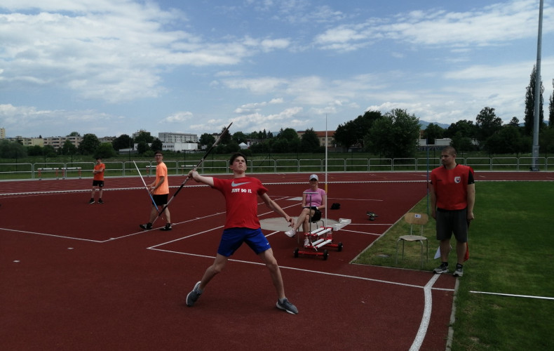 V&yacute;born&yacute; vstup do sez&oacute;ny predviedli star&scaron;&iacute; žiaci